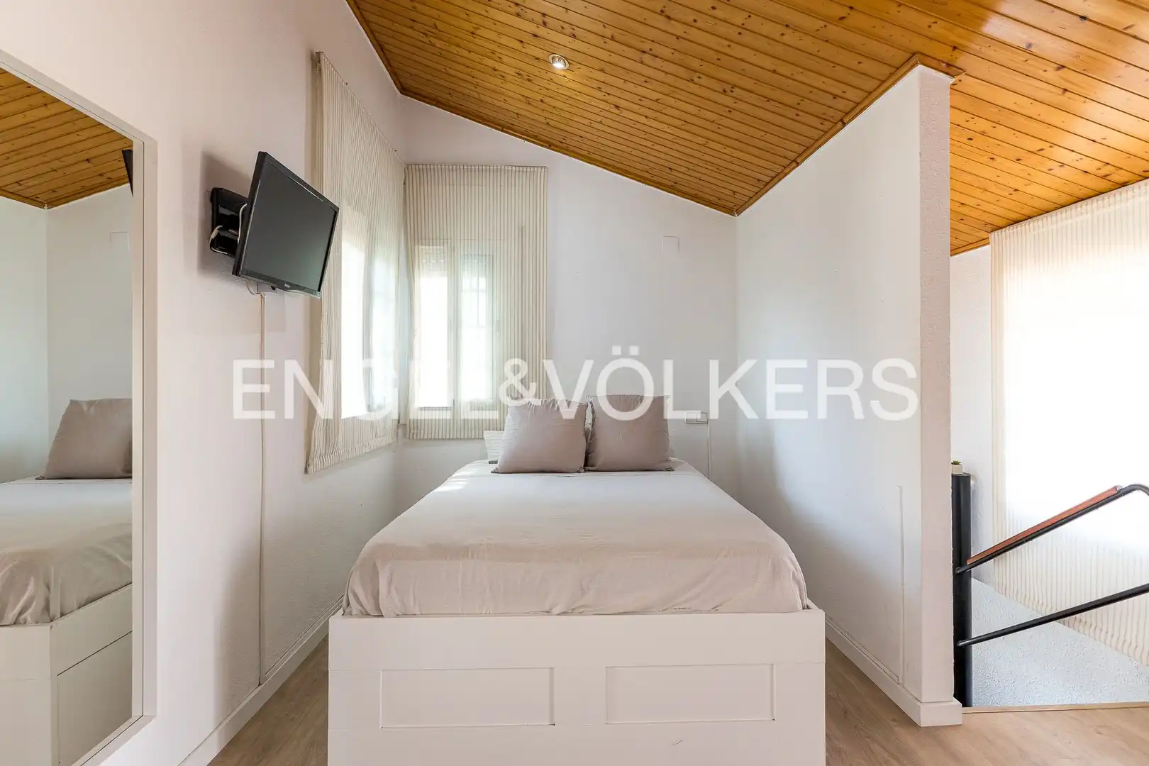 Dormitori de Casa o xalet en venda en Gavà amb Calefacció, Jardí privat i Terrassa