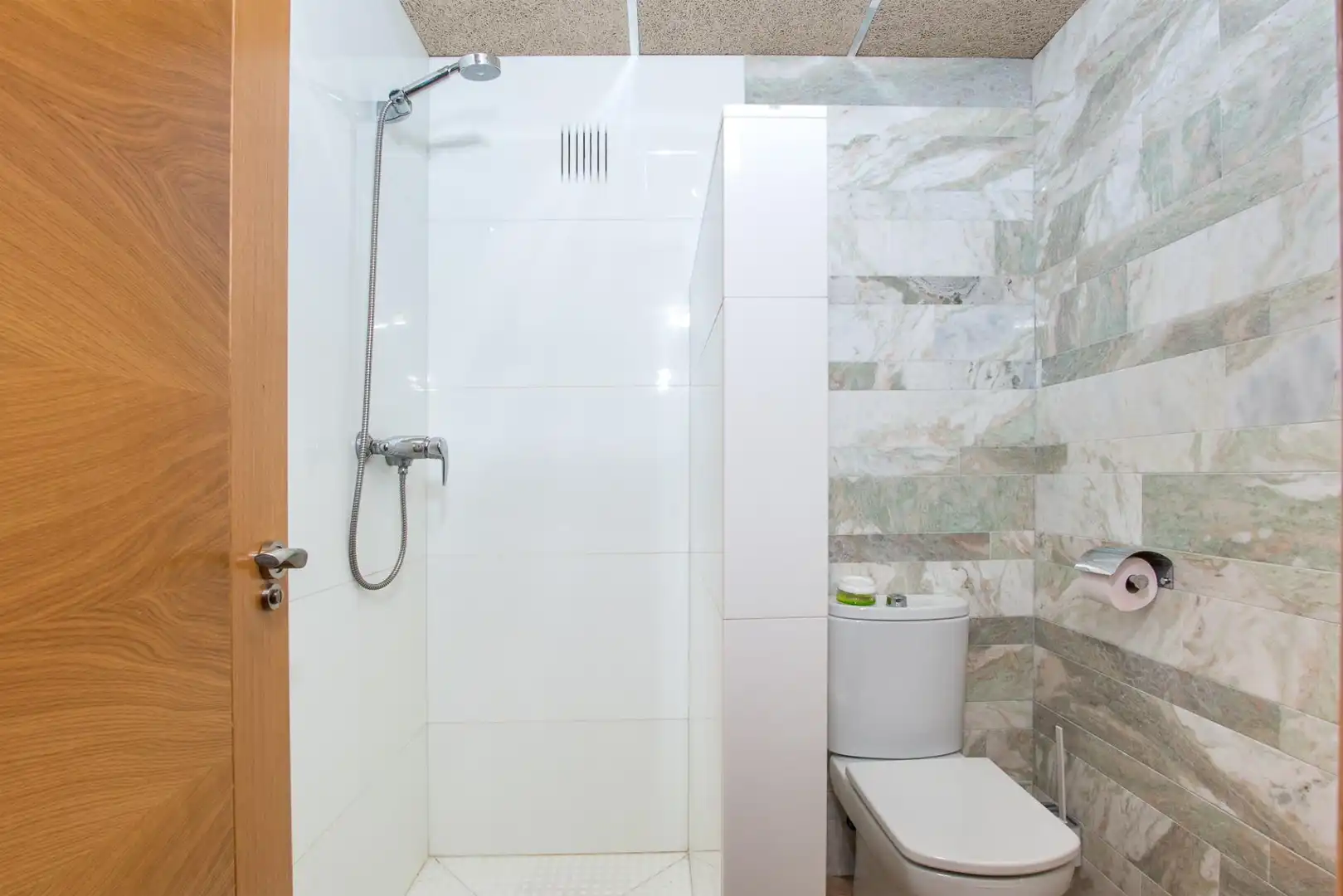Bathroom of Flat for sale in Murcia  with Air Conditioner and Balcony
