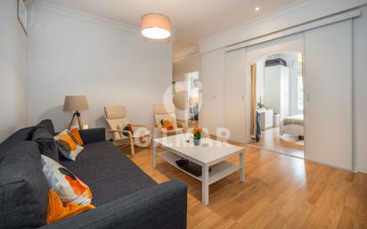 Living room of Flat for sale in  Madrid Capital