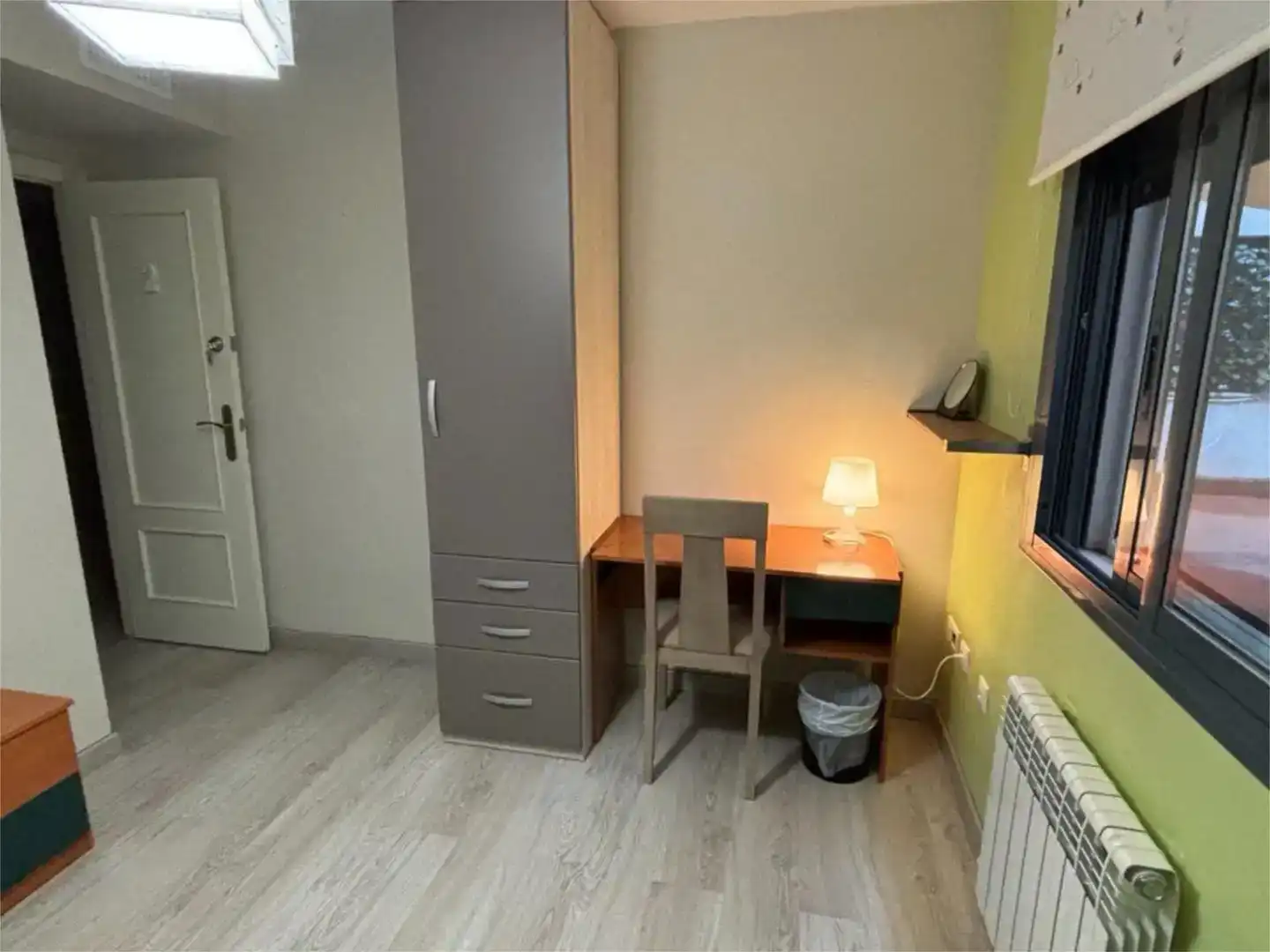 Dormitori de Pis per a compartir en Jaén amb Aire condicionat, Jardí privat i Parquet