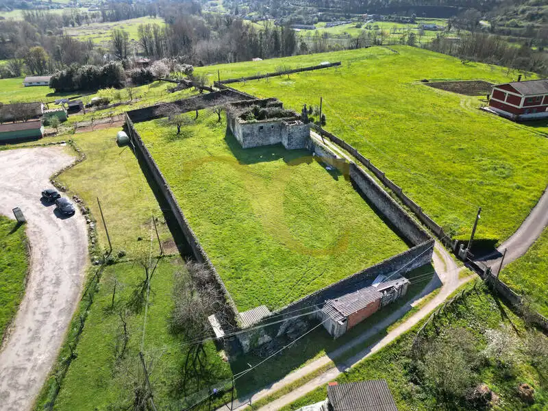 Casa o chalet en venta en Las Regueras   con Jardín privado
