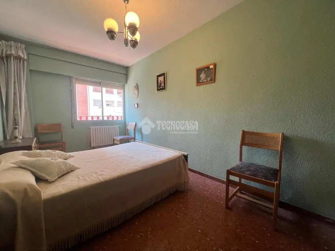 Habitación de Piso en venta en Zaragoza con Calefacción y Terraza