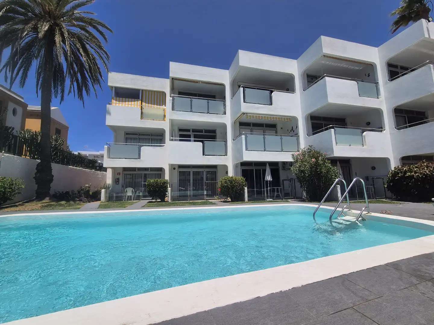 Schwimmbecken von Wohnungen zur Miete in San Bartolomé de Tirajana mit Privatgarten, Terrasse und Schwimmbad