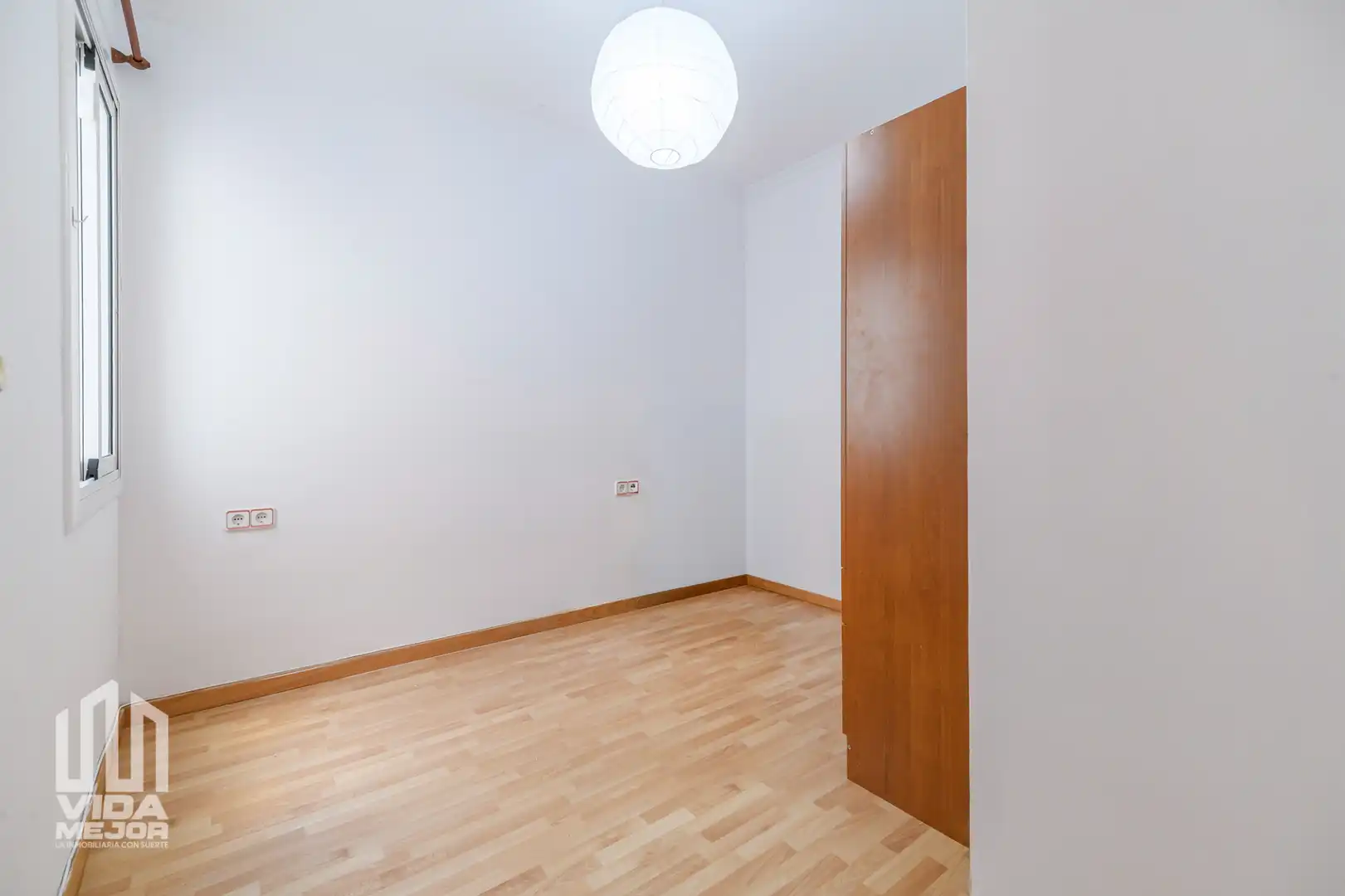 Dormitori de Pis en venda en Vilanova i la Geltrú amb Parquet i Balcó