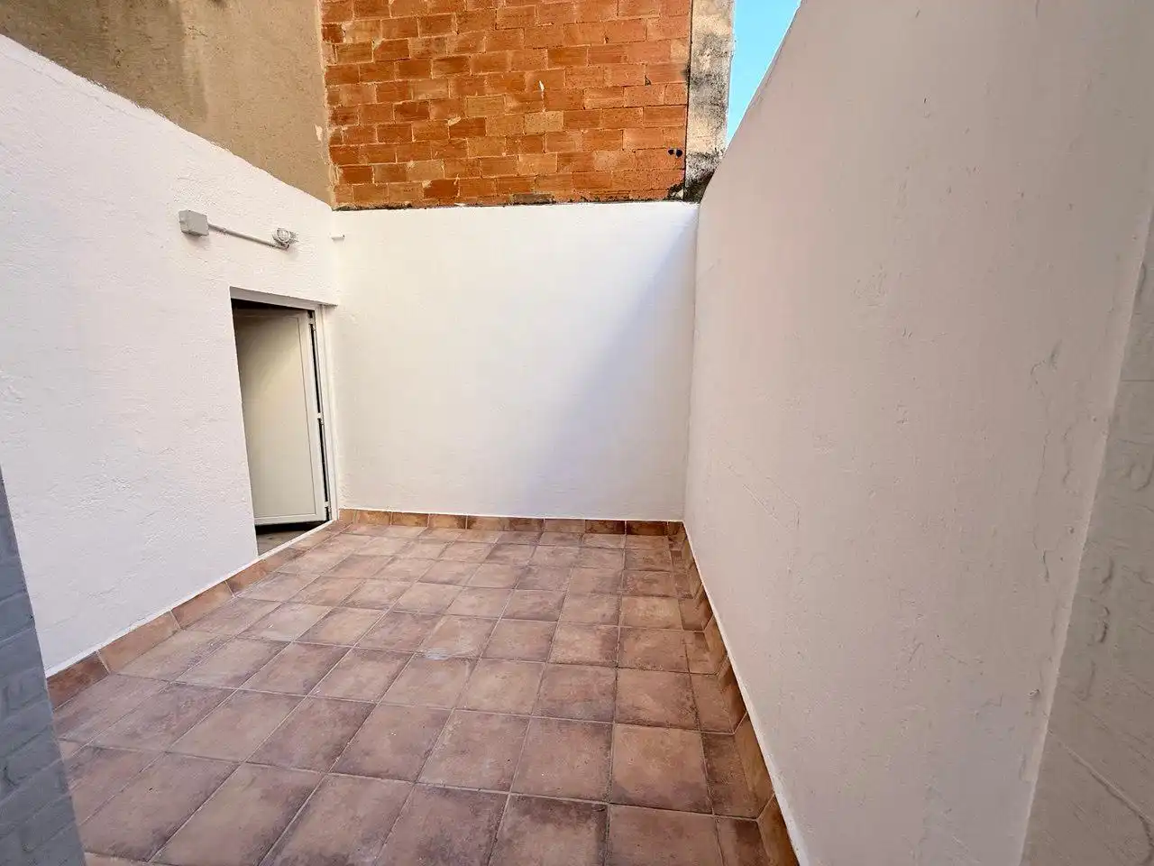 Wohnung zum Verkauf in Barcelona mit Klimaanlage, Terrasse und Ofen