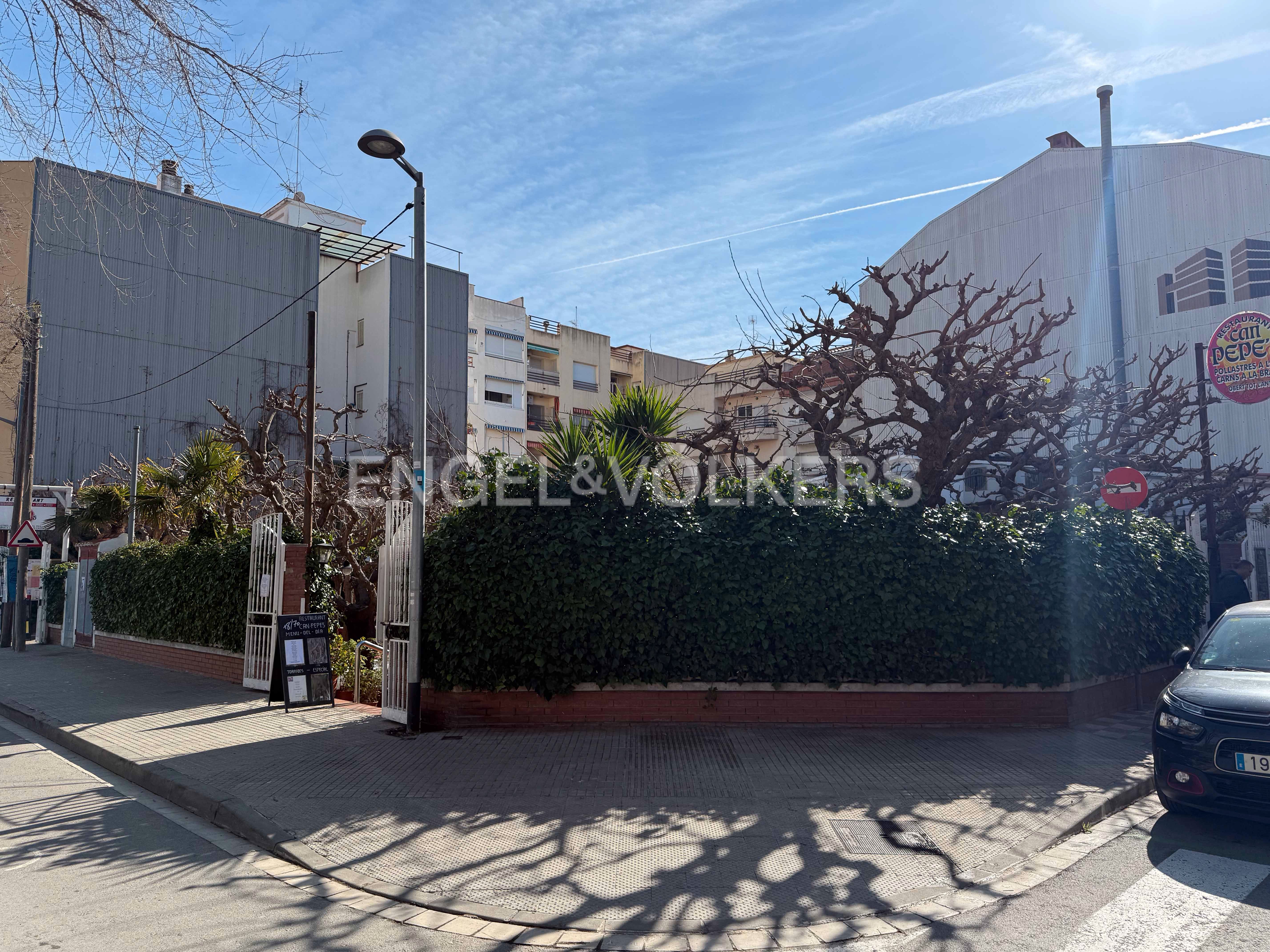 Vista exterior de Edifici en venda en Pineda de Mar