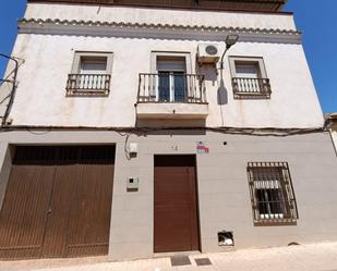 Vista exterior de Casa o xalet en venda en Linares amb Terrassa i Balcó