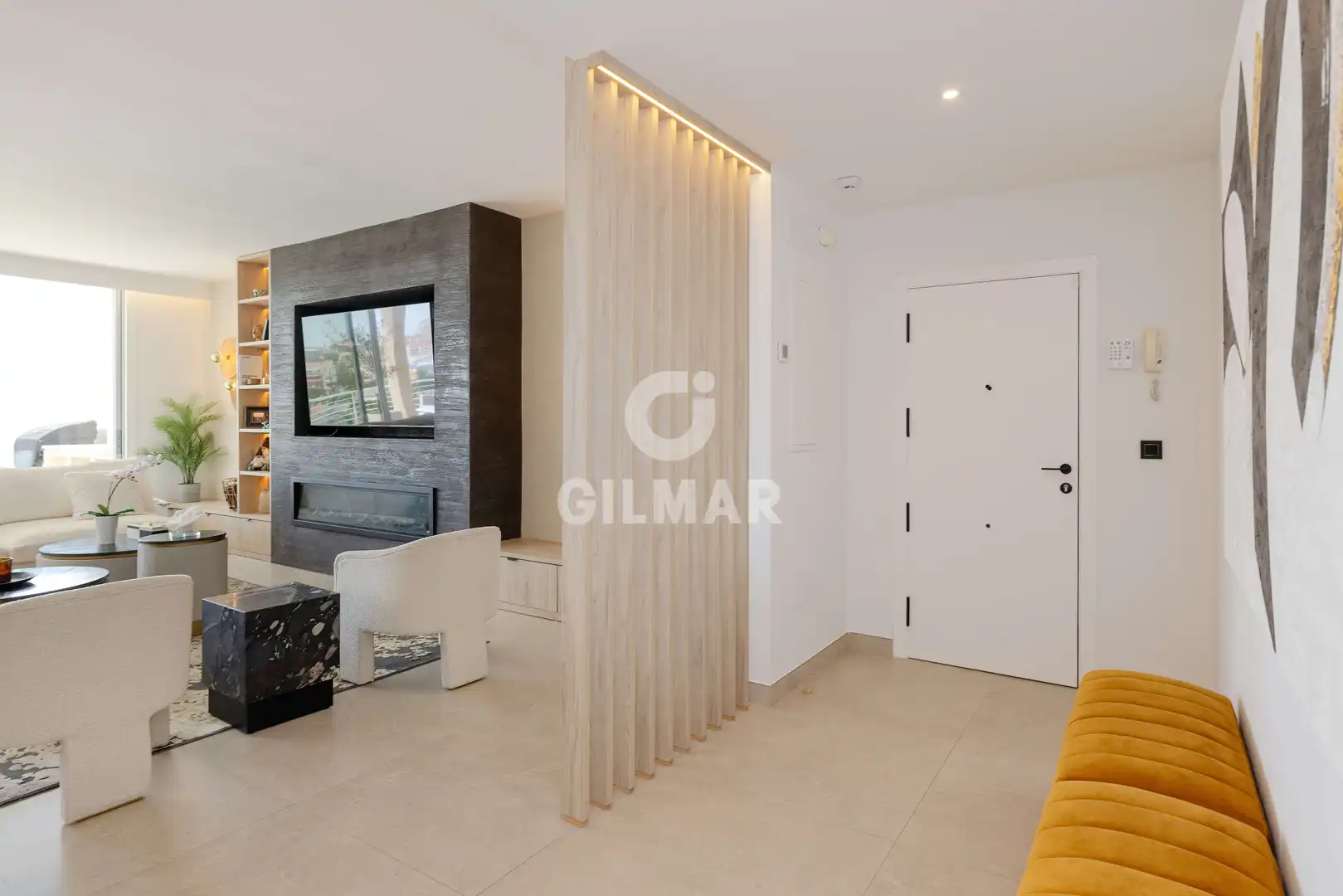 Sala de estar de Dúplex en venta en Benalmádena con Calefacción, Jardín privado y Piscina