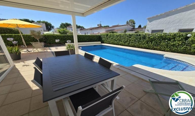 Swimming pool of House or chalet for sale in Empuriabrava  with Heating, Private garden and Terrace
