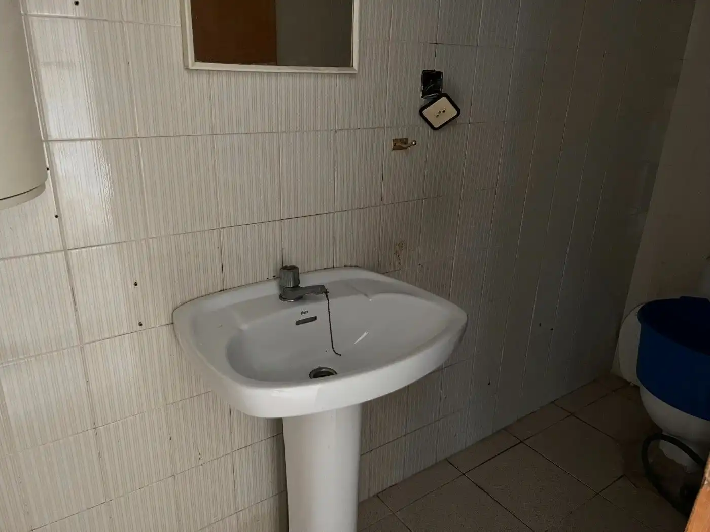 Business premises for sale in Carrer d'Alfredo Kraus 17, imagen 4