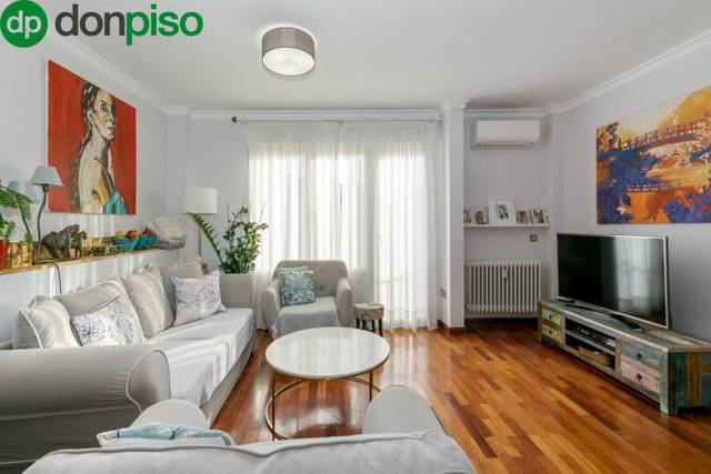 Piso en Venta en Calle ISAAC ALBENIZ, 10 en Plaza de Toros