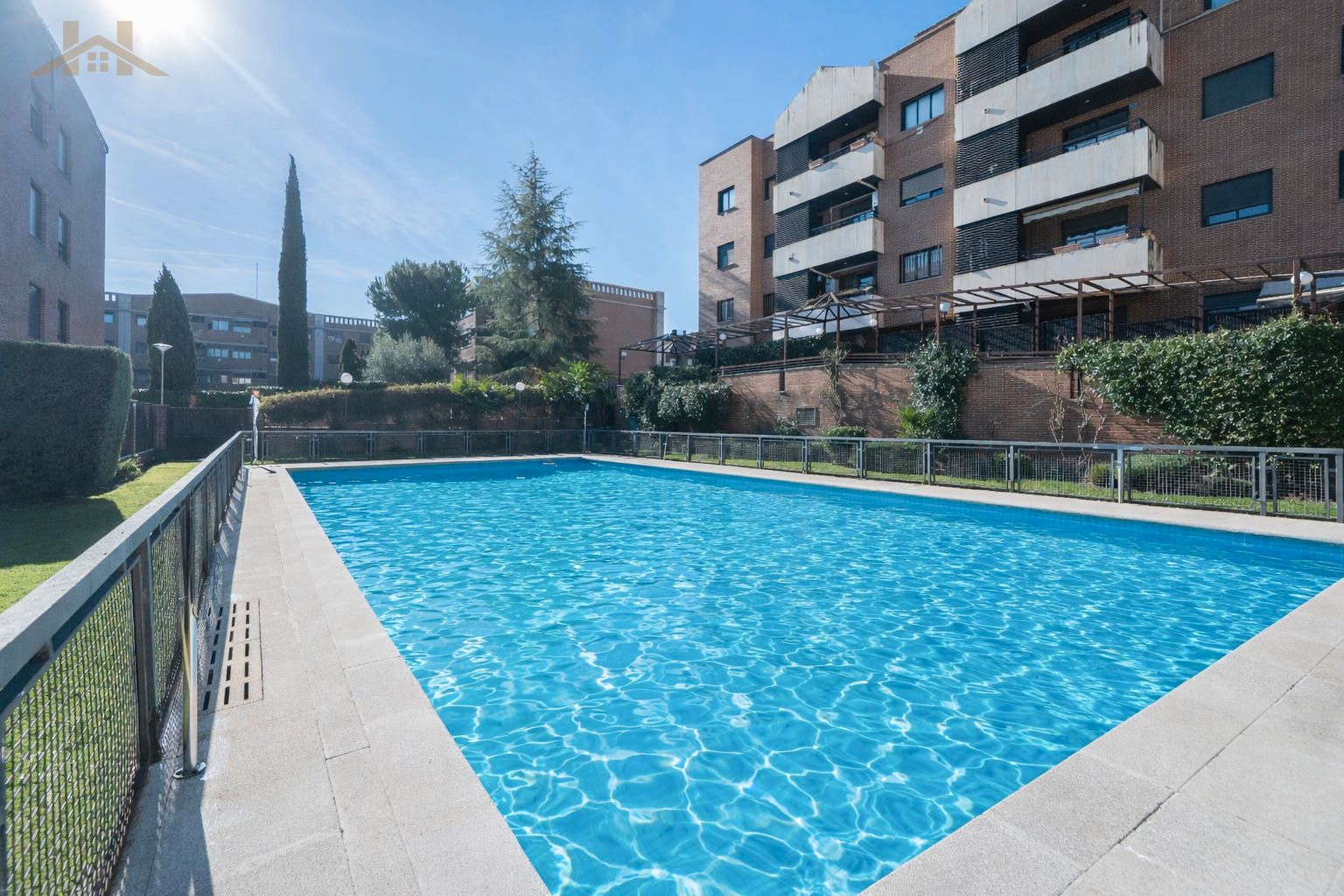 Swimming pool of Flat for sale in Pozuelo de Alarcón  with Air Conditioner, Heating and Terrace