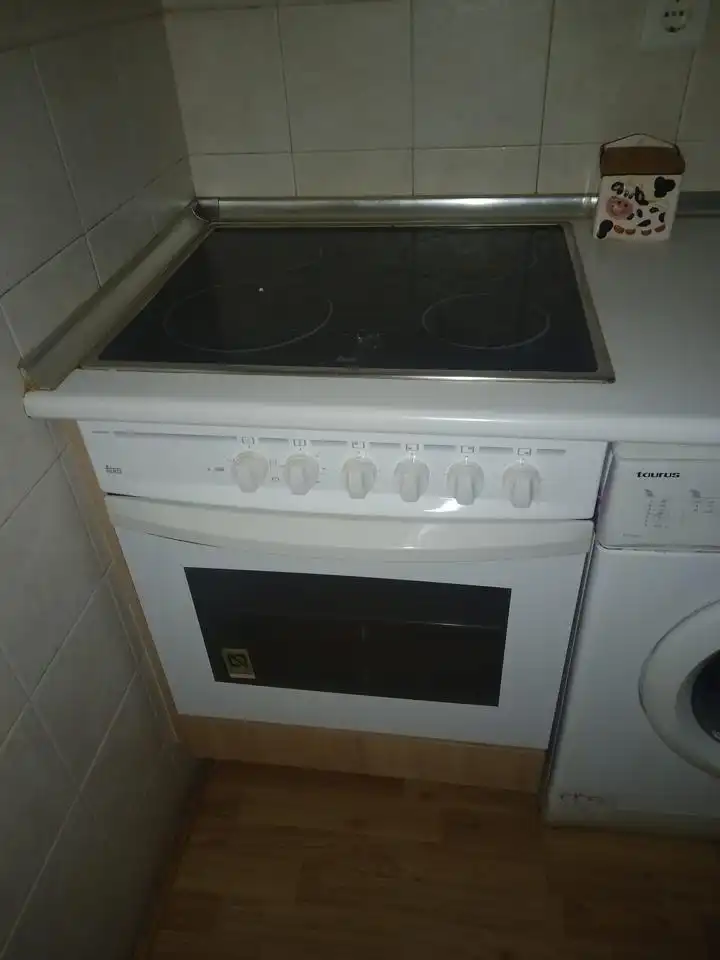 Cocina de Piso en venta en Zaragoza con Calefacción, Trastero y Balcón