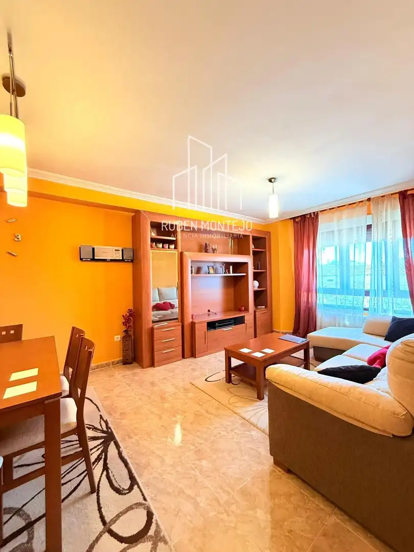 Sala de estar de Casa adosada en venta en Galindo y Perahuy con Calefacción, Jardín privado y Terraza