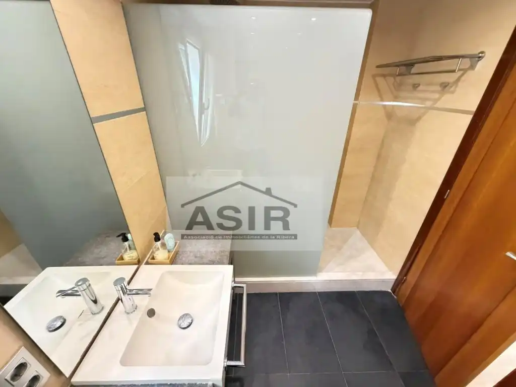 Baño de Piso de alquiler en Carcaixent con Aire acondicionado, Calefacción y Balcón