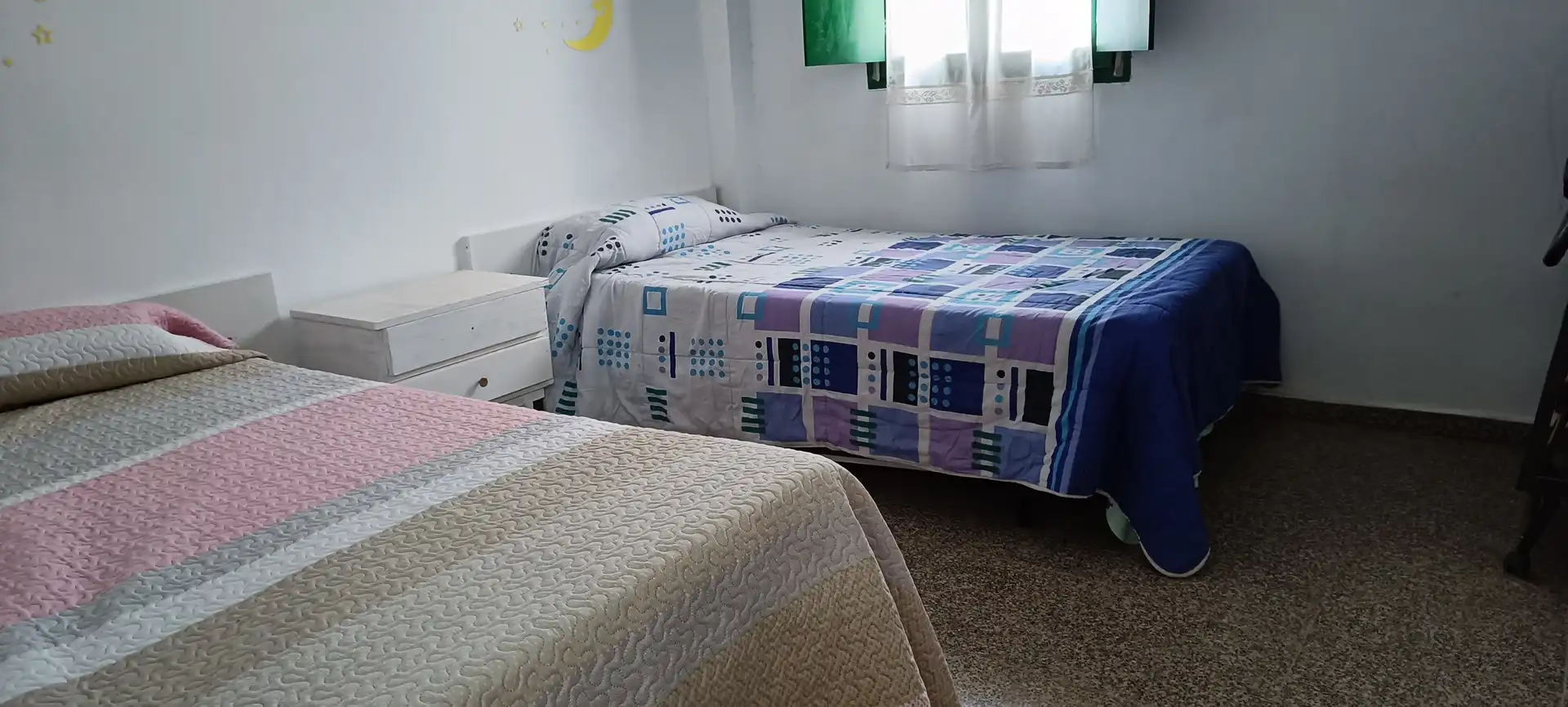 Dormitori de Casa o xalet en venda en Almansa amb Jardí privat