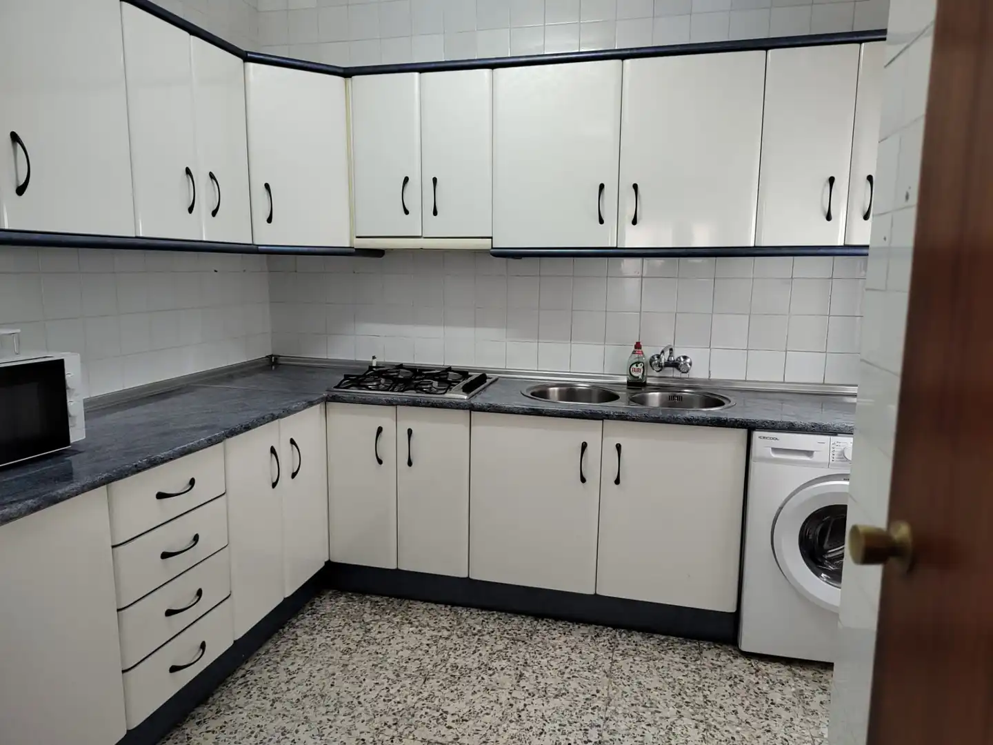 Cuina de Pis de lloguer en Jaén amb Aire condicionat, Calefacció i Terrassa