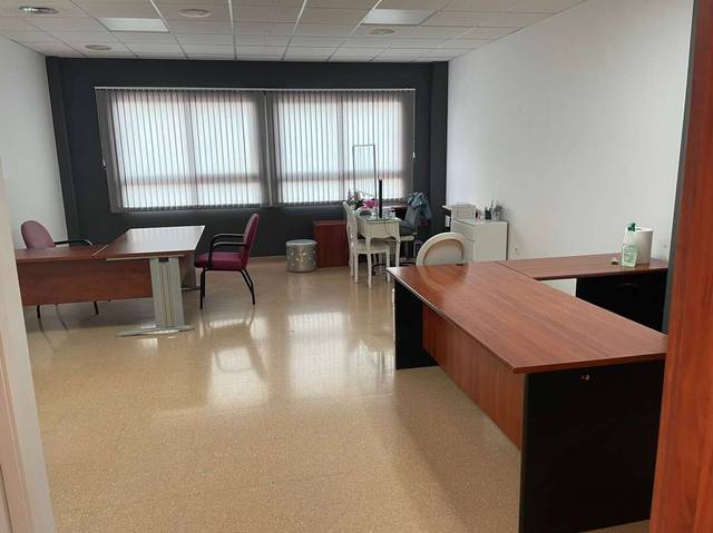 Oficina en Venta en Huércal de Almería