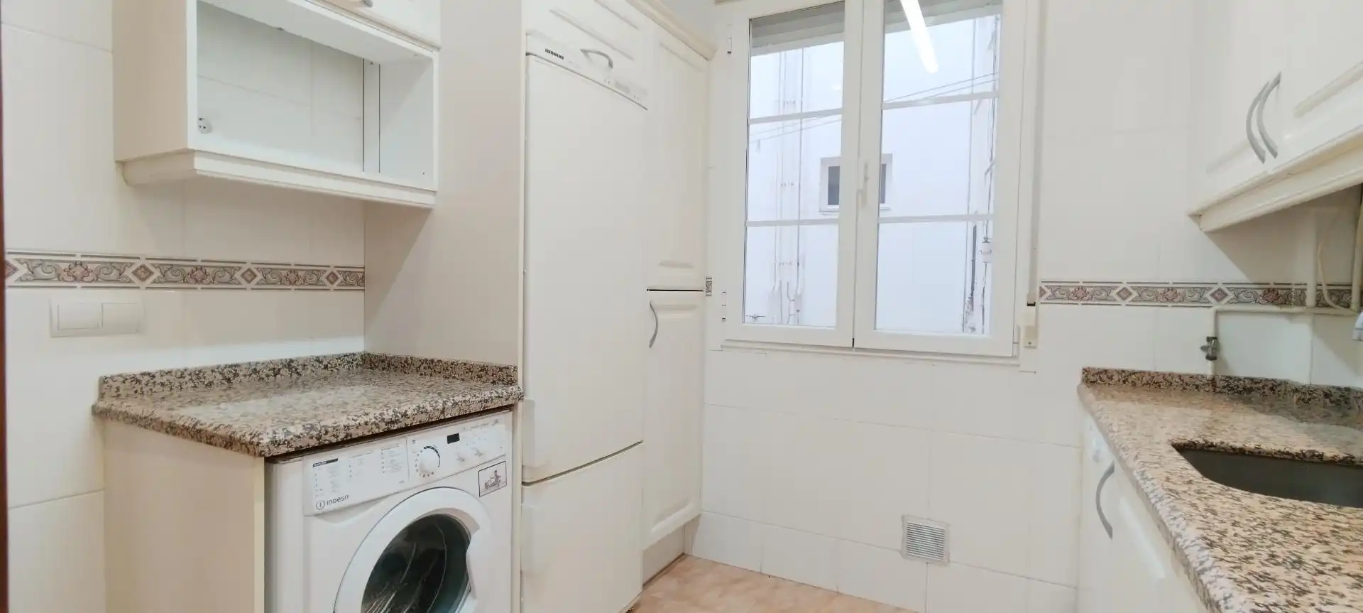 Flat for rent in Plaza ESPAÑA, Caño Argales