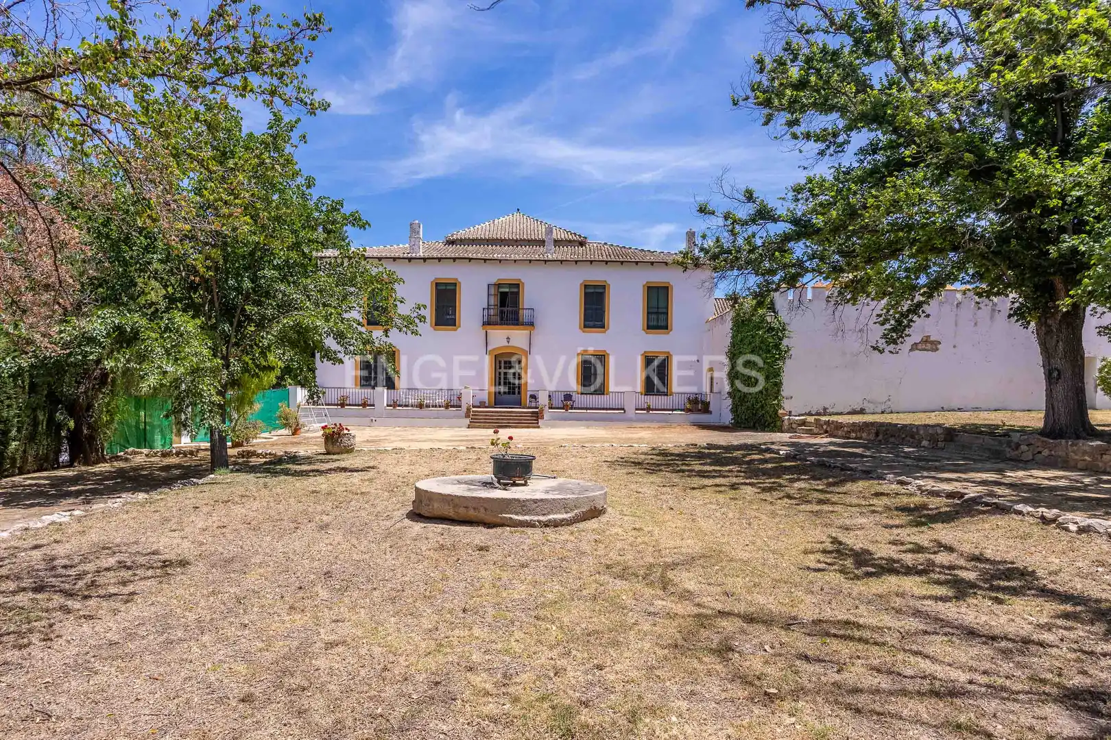 Vista exterior de Casa o xalet en venda en Osuna amb Calefacció, Jardí privat i Terrassa