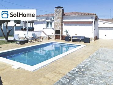 Casa amb piscina en venda a Riells