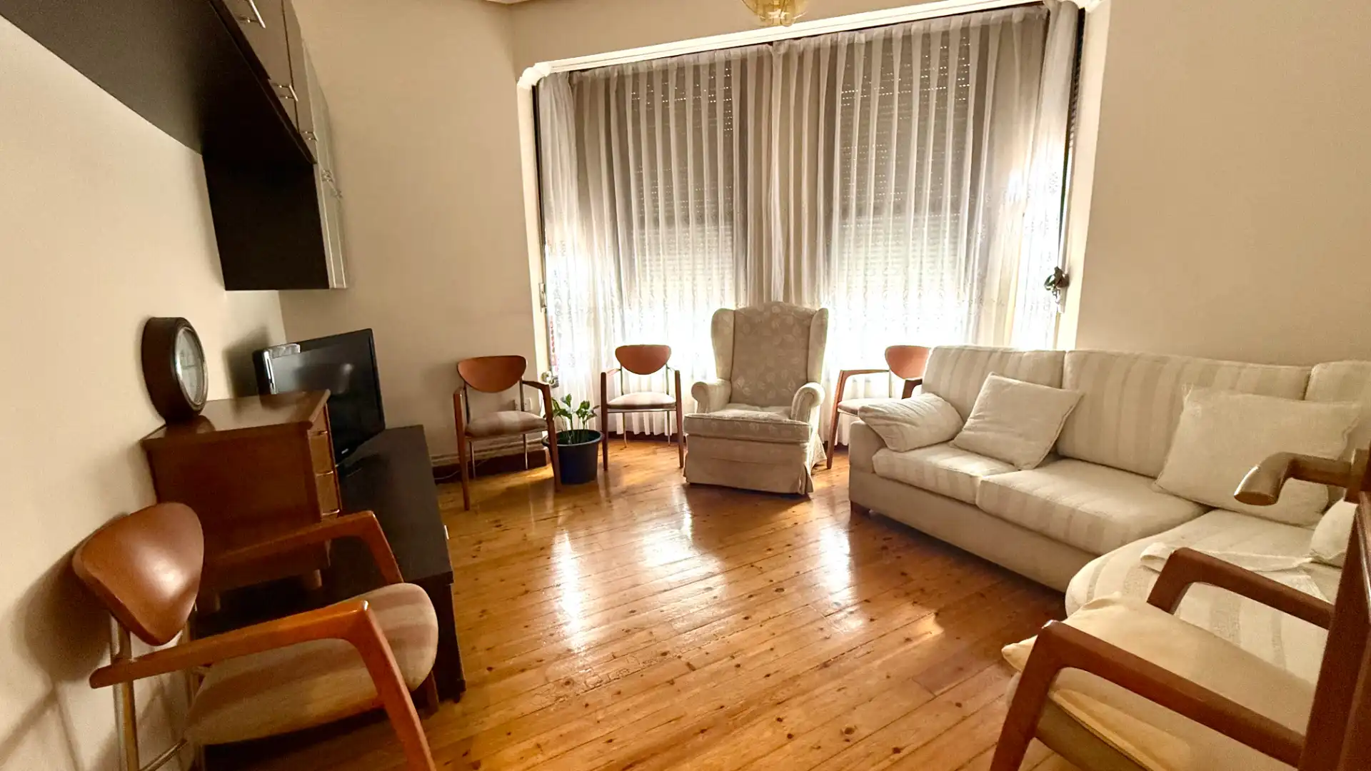 Sala d'estar de Pis en venda en Barakaldo  amb Calefacció, Traster i Moblat