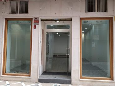 Locale commerciale in vendita a Calle Federico de Mendizábal
