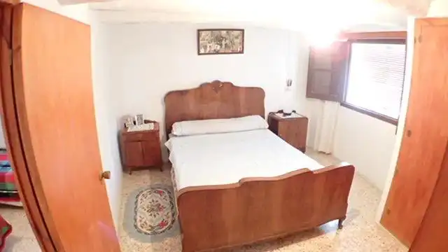Dormitori de Finca rústica en venda en Crivillén amb Jardí privat