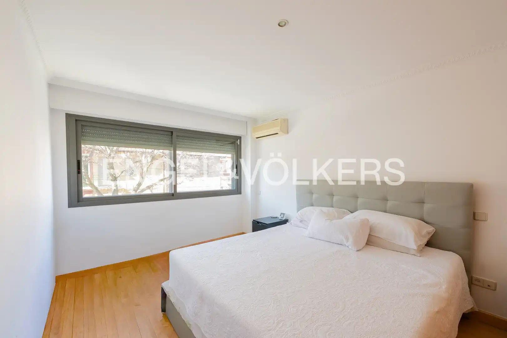 Dormitori de Casa o xalet en venda en Madrid amb Aire condicionat, Calefacció i Terrassa
