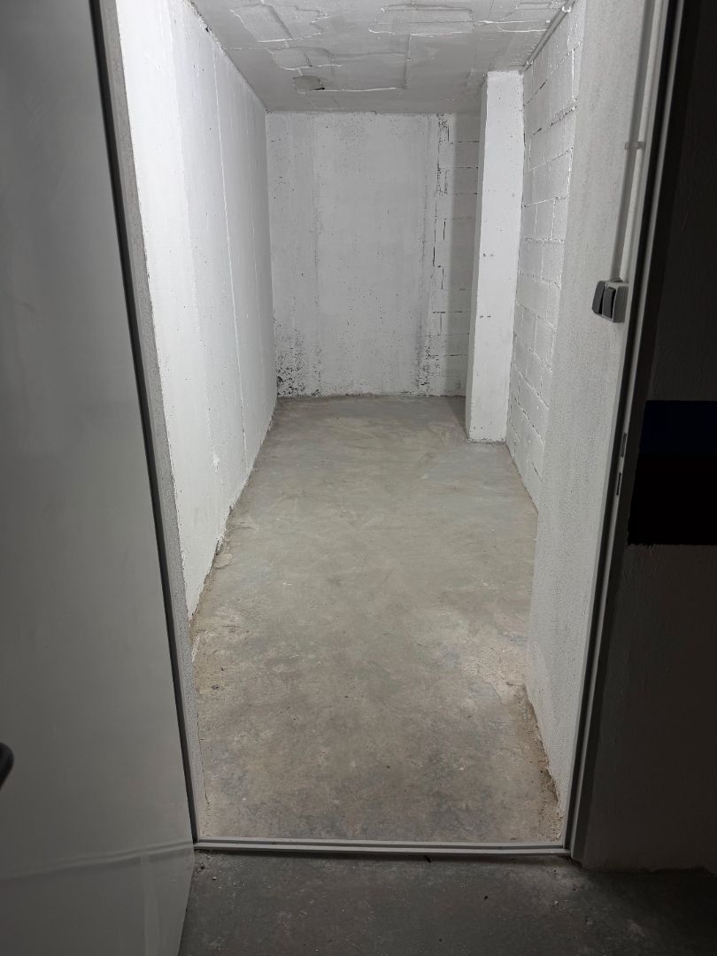 Box room to rent in La Zubia