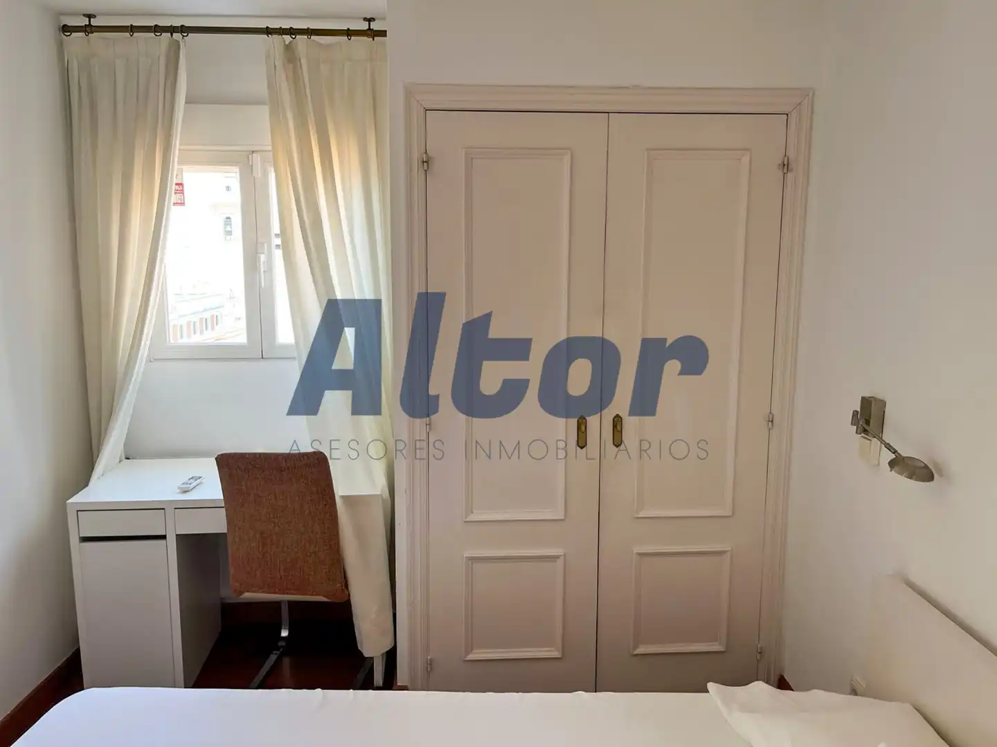 Dormitori de Dúplex de lloguer en Madrid amb Aire condicionat, Calefacció i Moblat