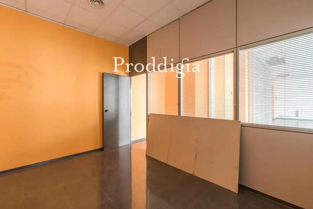 Oficina de lloguer en L'Hospitalet de Llobregat amb Aire condicionat i Calefacció