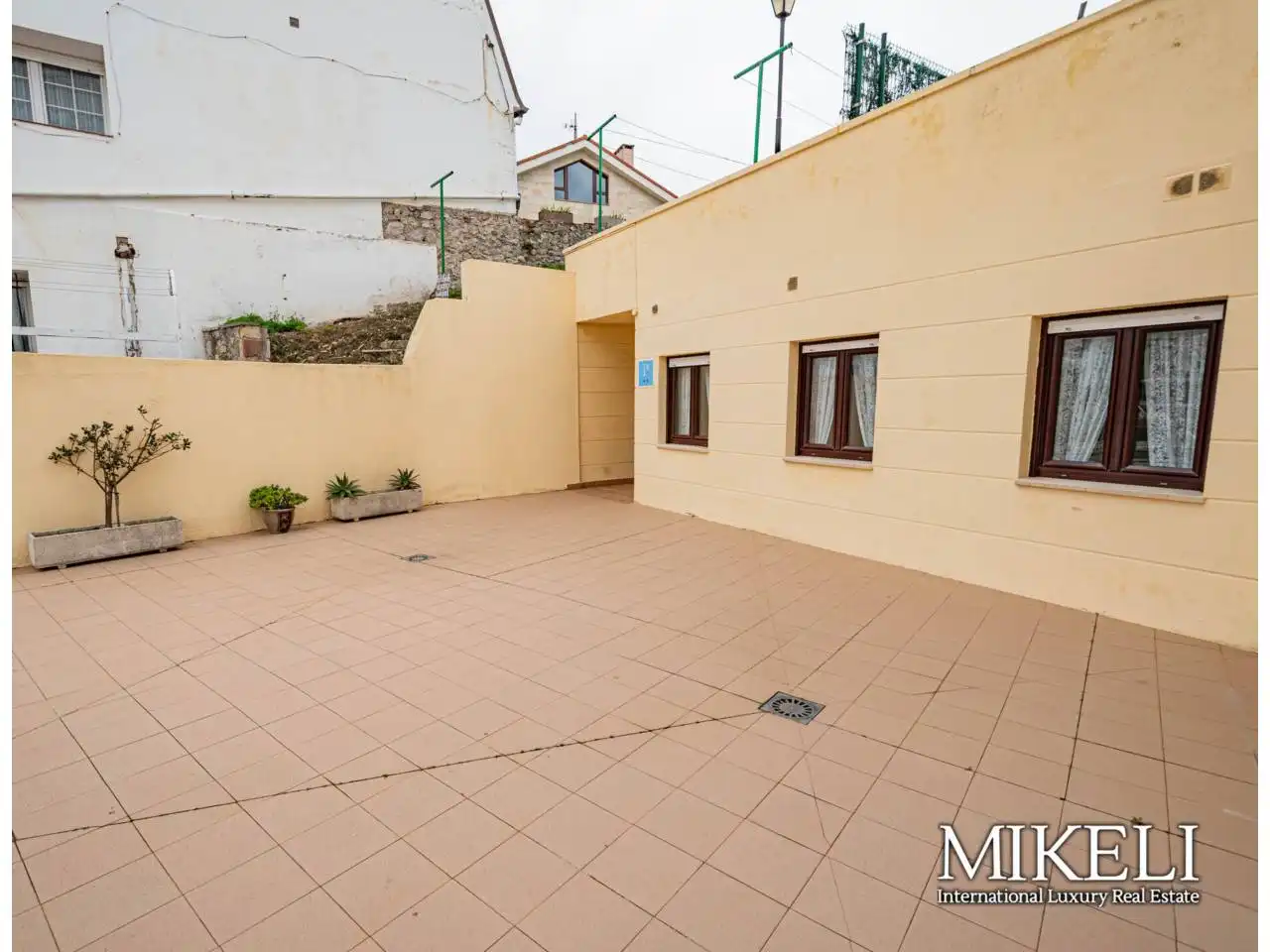 Commercial properties for sale in Paseo MUELLE, Comillas (Cantabria)
