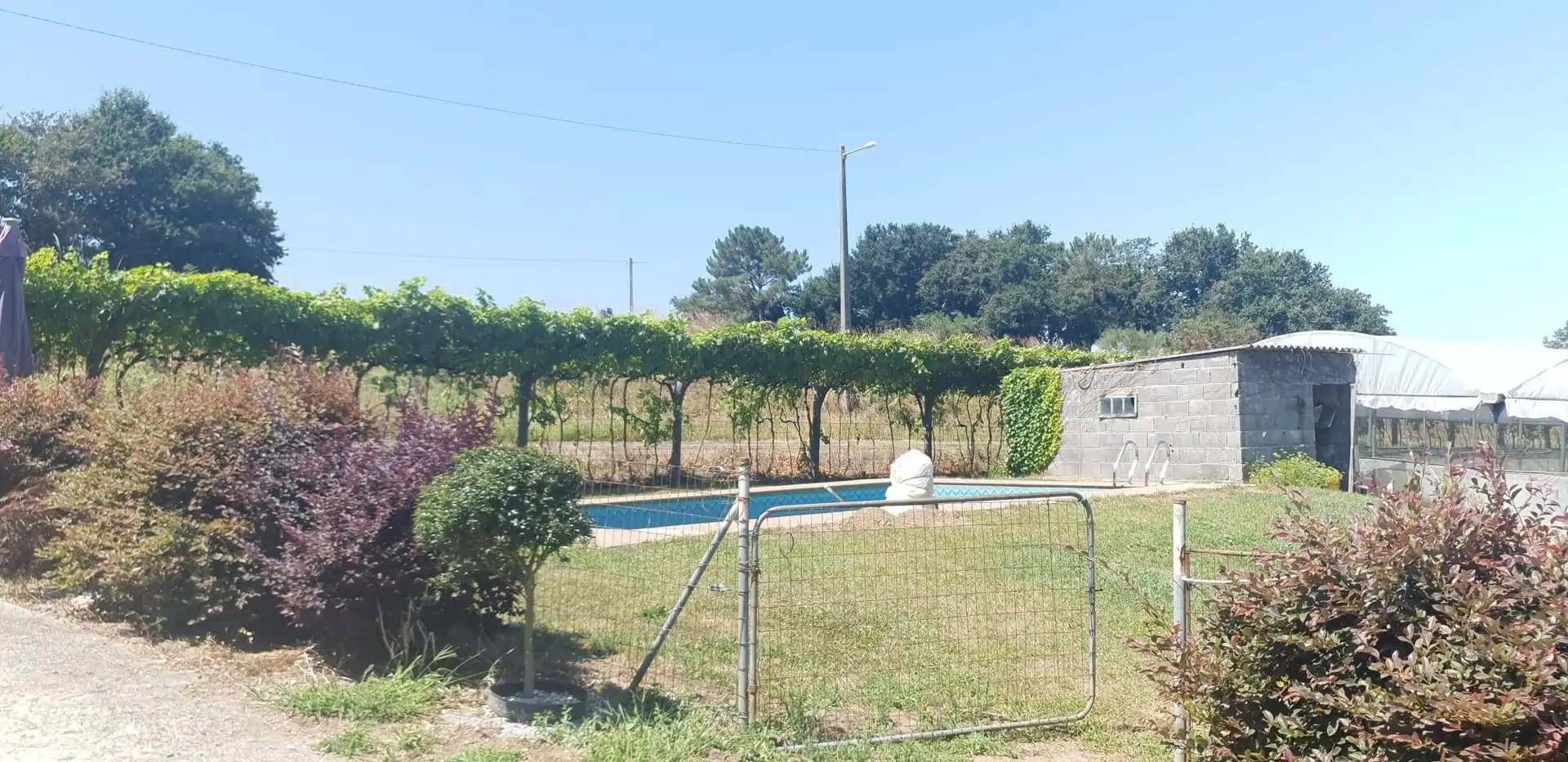 Piscina de Casa o xalet en venda en A Estrada  amb Jardí privat, Traster i Piscina
