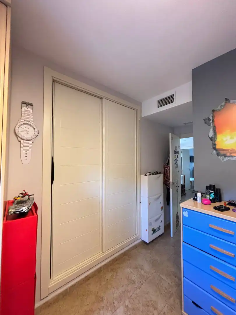 Habitación de Casa adosada en venta en Alhaurín de la Torre con Aire acondicionado, Calefacción y Jardín privado