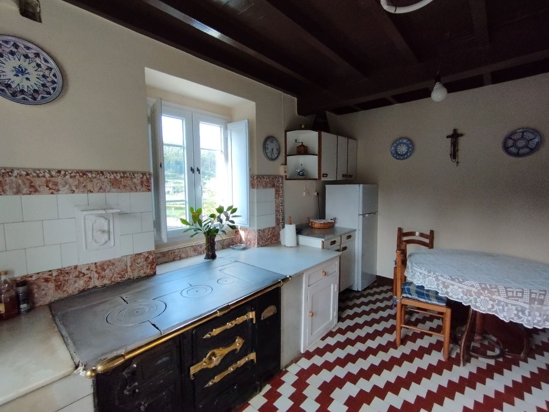 Cuina de Casa o xalet en venda en Cervo amb Jardí privat i Moblat