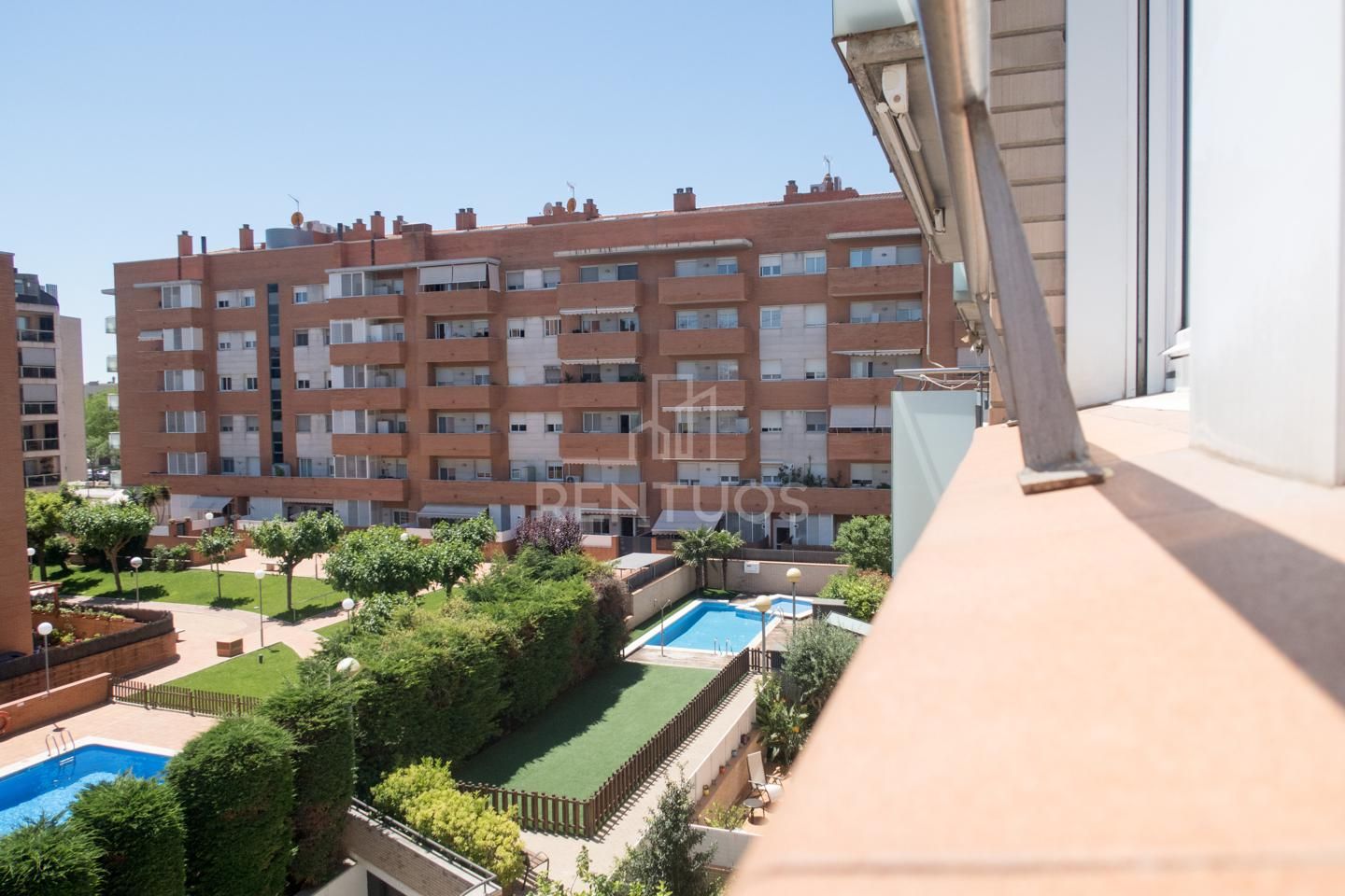 Piso de alquiler en Carrer de José Agustín Goytisolo, Eixample