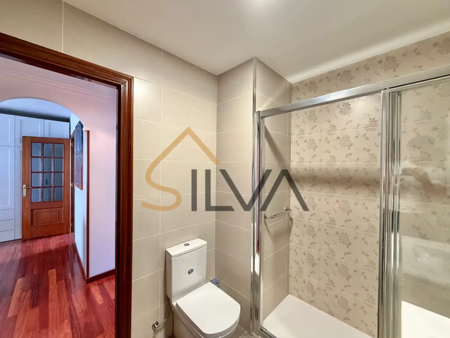 Baño de Piso en venta en Lugo con Calefacción, Trastero y Amueblado