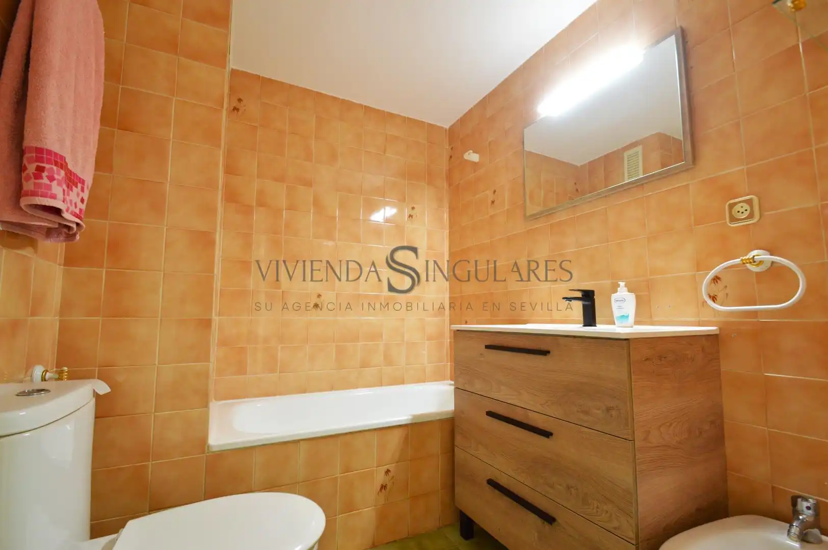 Bedroom of Flat for sale in Sevilla  with Air Conditioner, Private garden and Terrace