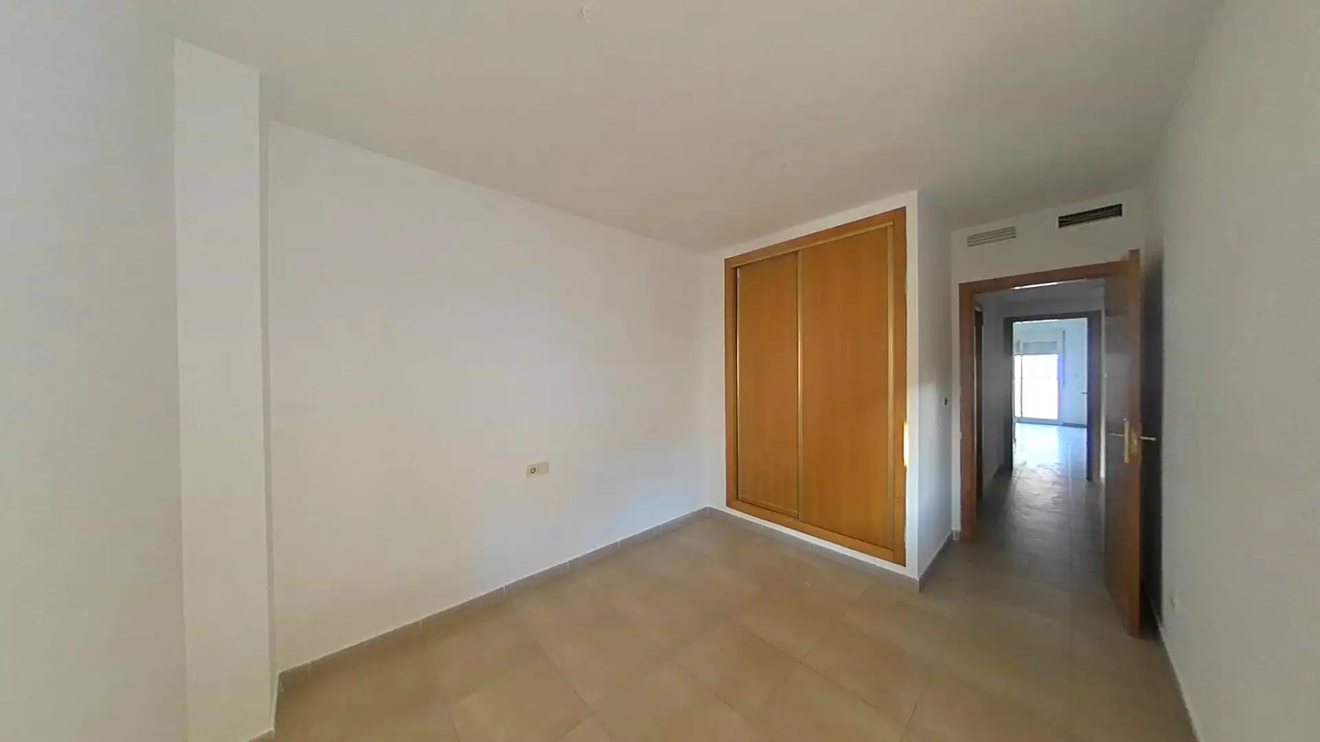 Habitación de Piso en venta en Murcia con Terraza y Trastero