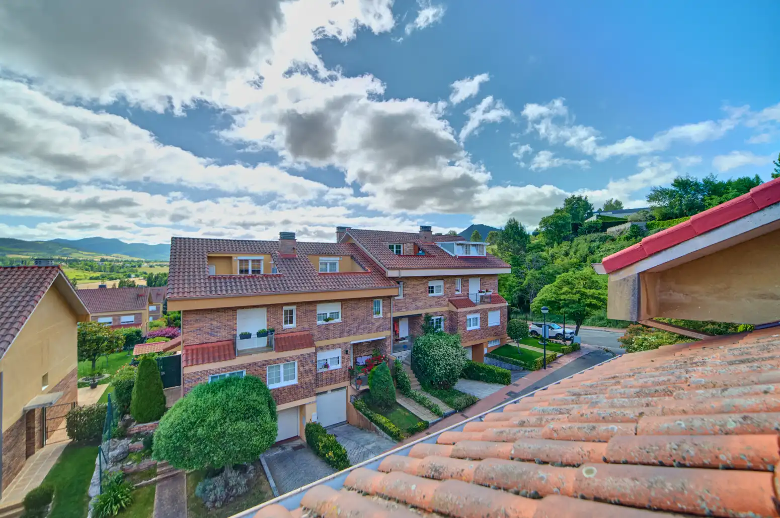 Vista exterior de Casa o xalet en venda en Valle de Egüés / Eguesibar amb Calefacció, Parquet i Terrassa
