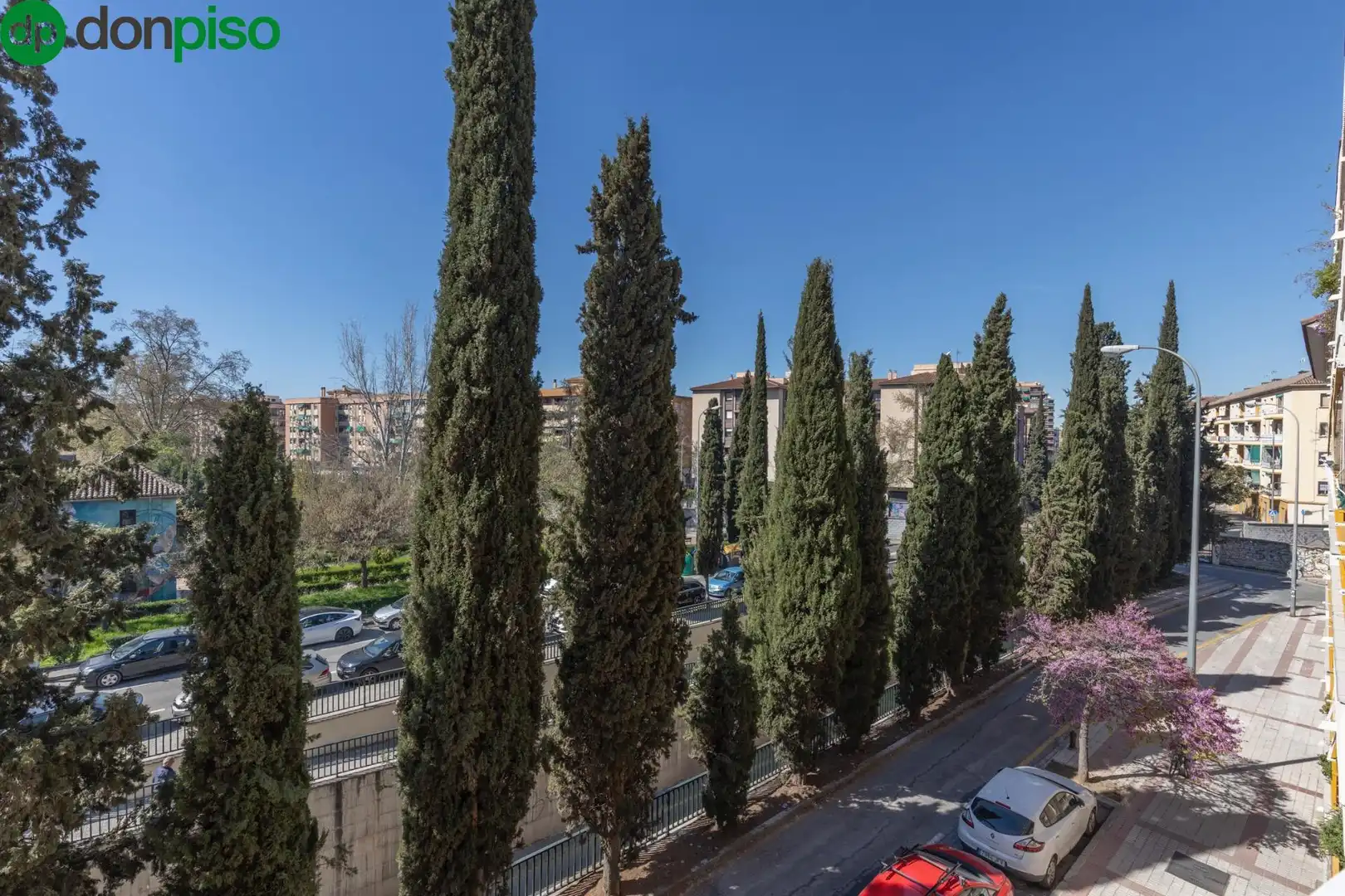 Außenansicht von Wohnung zum Verkauf in Granada mit Klimaanlage, Heizung und Terrasse
