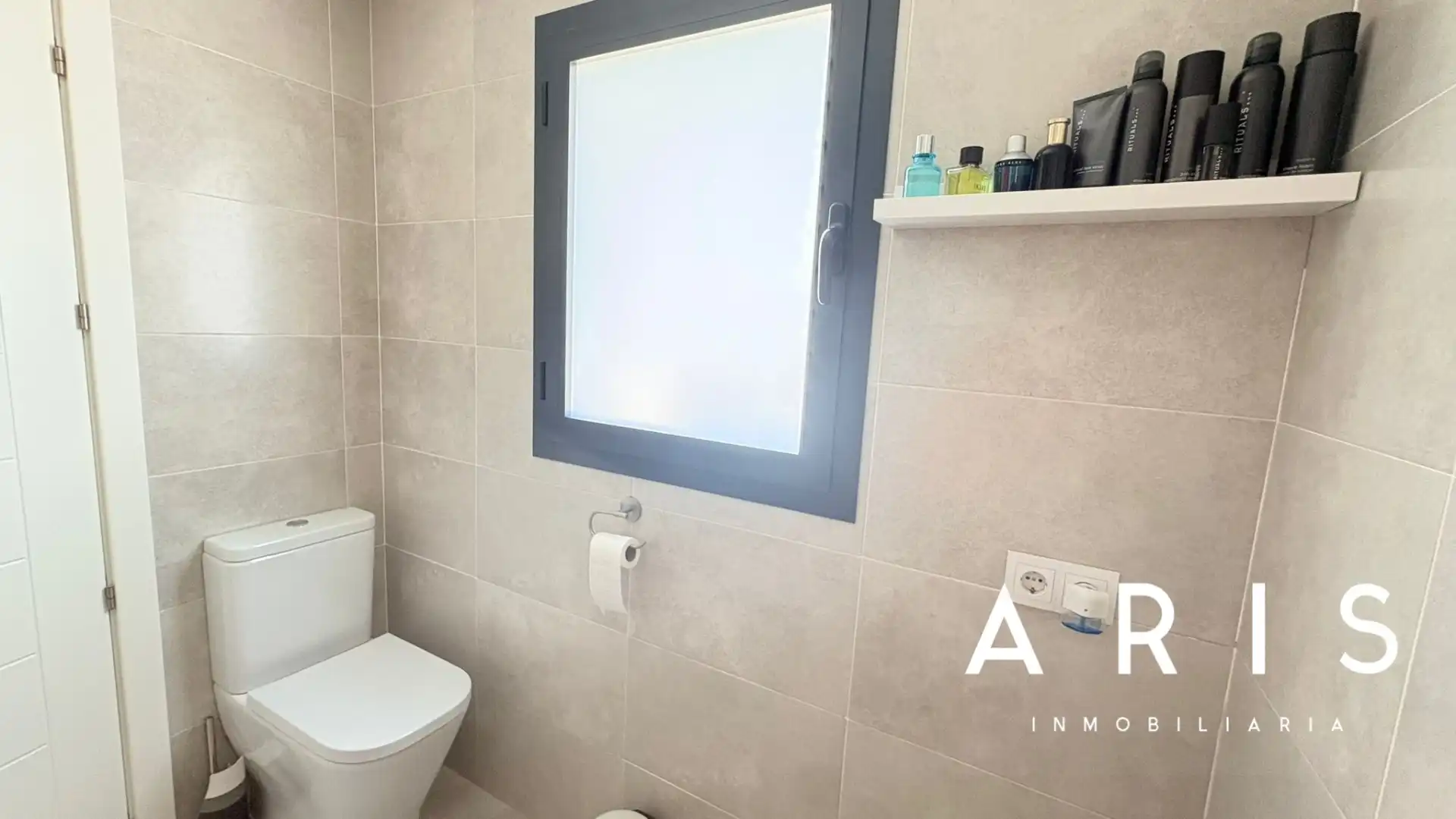 Baño de Casa adosada en venta en Alhaurín de la Torre con Aire acondicionado, Jardín privado y Parquet