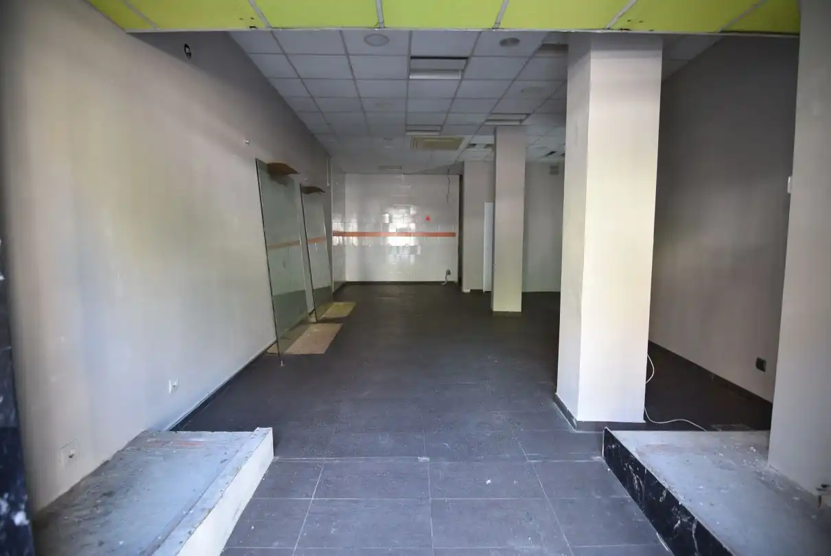 Locale commerciale in vendita a Urkizu Pasealekua Ibilbidea