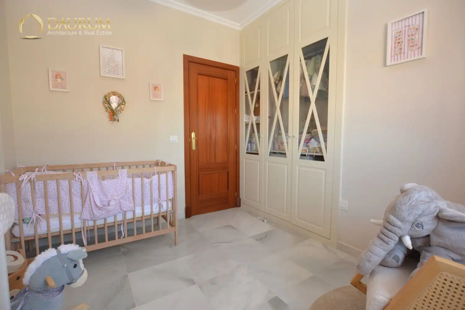 Dormitori de Casa adosada en venda en Espartinas amb Aire condicionat, Calefacció i Jardí privat