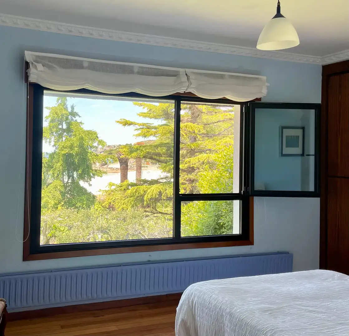 Habitación de Casa o chalet de alquiler en Cangas  con Jardín privado, Parquet y Terraza