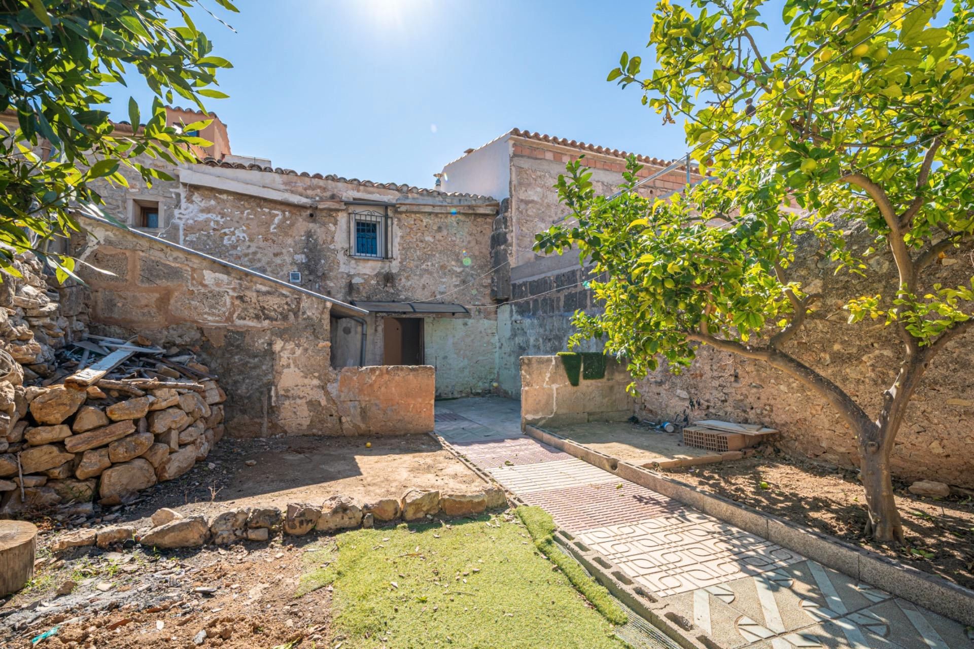 Exterior view of House or chalet for sale in Porreres