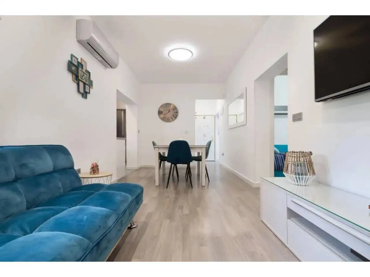 Living room of Study for sale in Sant Joan Despí  with Air Conditioner, Heating and Parquet flooring