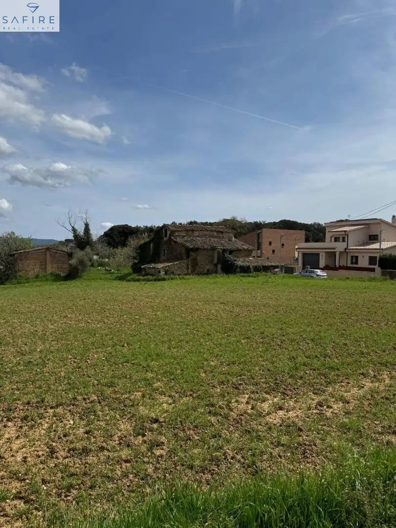 Finca rústica en venda en Aiguaviva amb Traster