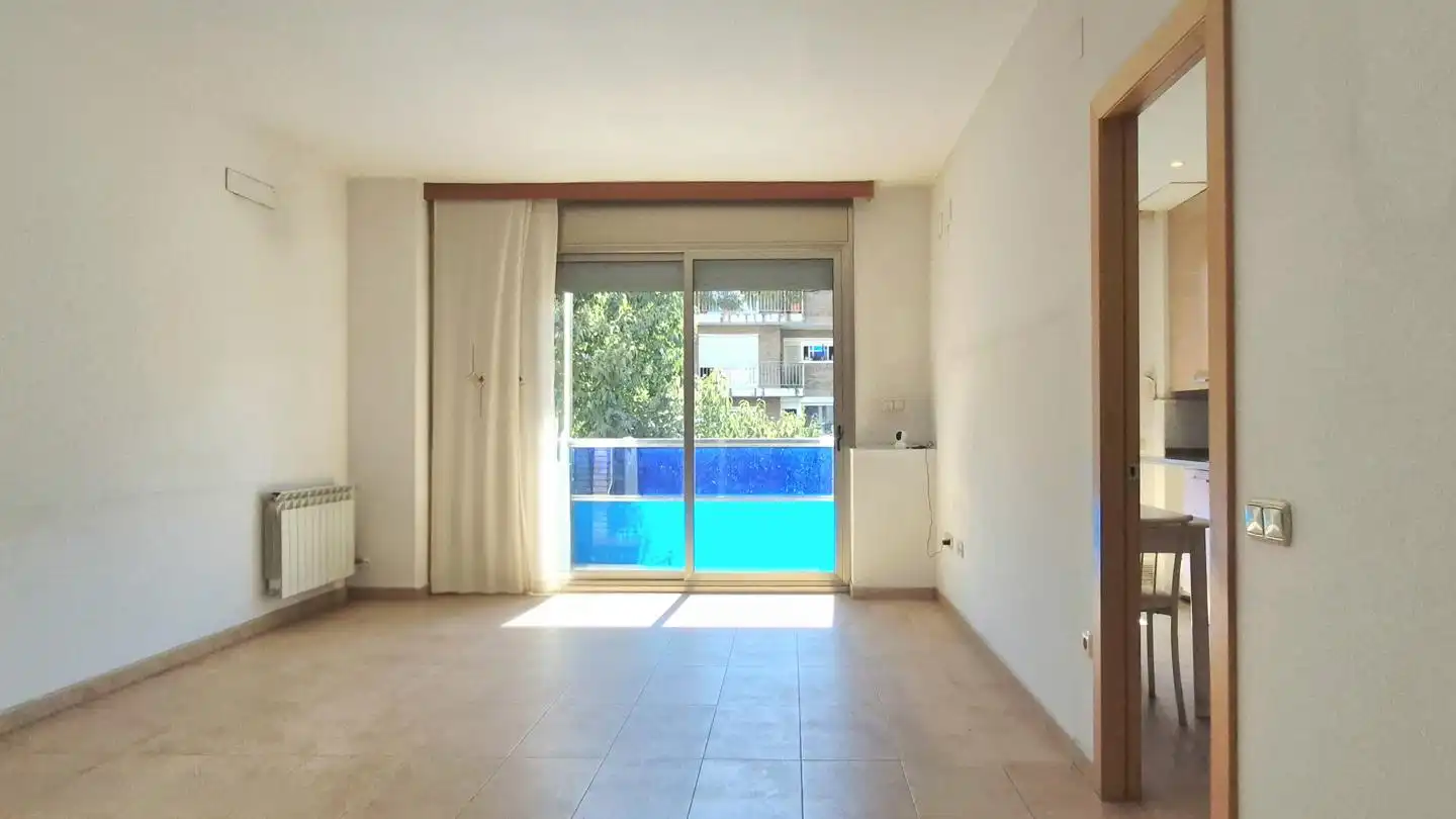 Sala d'estar de Pis en venda en Terrassa amb Calefacció i Balcó